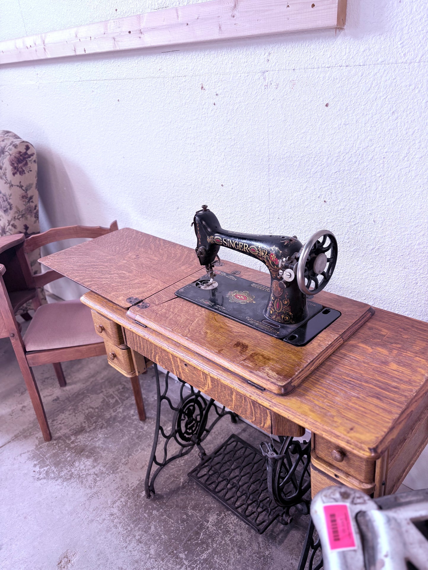 Vintage Singer Sewing Machine with Cabinet
