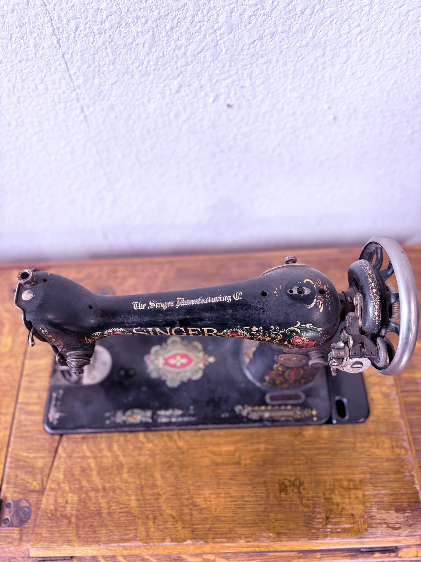 Vintage Singer Sewing Machine with Cabinet